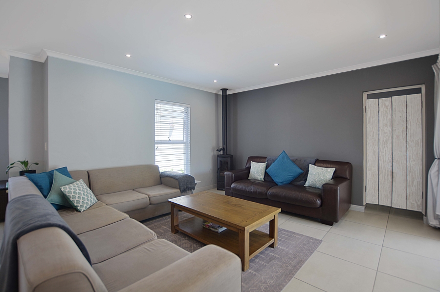 3 Bedroom Property for Sale in Sunningdale Western Cape